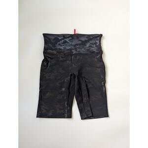 Spanx Faux Leather Bike Shorts Size Large Black Gray Camo Stretch Compression